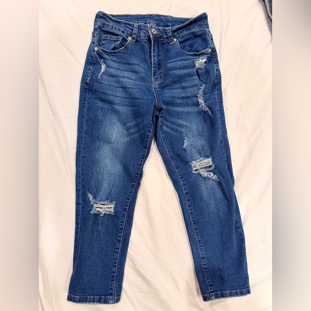 Judy Blue Boyfriend Fit Jeans Women’s Blue Light Wash Distressed Stretch